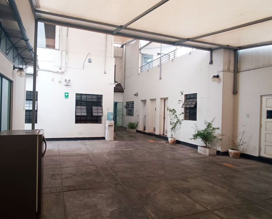 Local Comercial en San Isidro, Av. Salaverry 2375 - foto 5